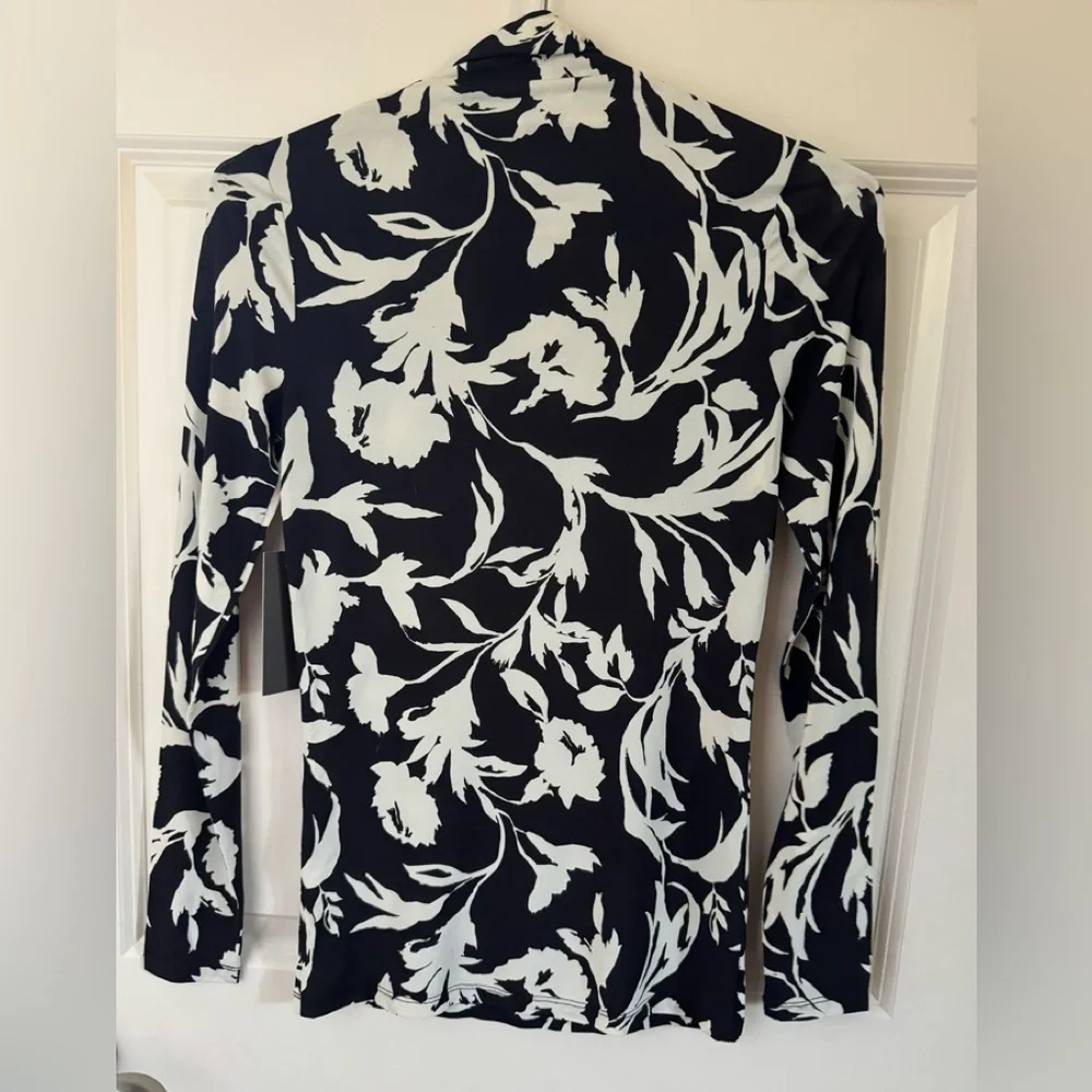 Nordstrom’s Signature floral top - Picture 2 of 8